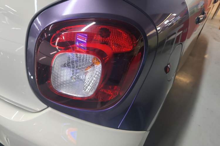 Used smart forfour 2016 1.0L 52 kW Passion Edition Right Rear Taillight