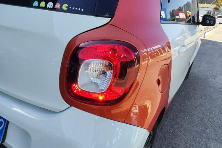 Used smart forfour 2016 0.9T 66 kW Pioneer Edition Right Rear Taillight