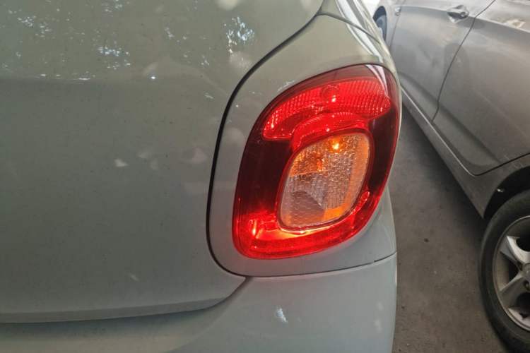 Used smart forfour 2016 1.0L 52 kW Passion Edition Right Rear Taillight