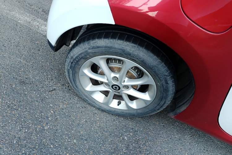 Used smart forfour 2016 1.0L 52 kW Dynamic Edition Right Rear Wheel Hub