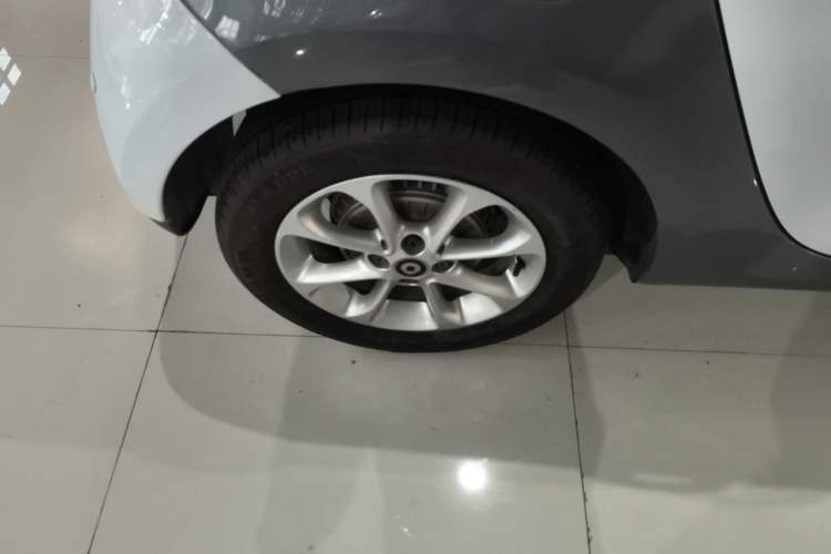 Used smart forfour 2016 1.0L 52 kW Dynamic Edition Right Rear Wheel Hub