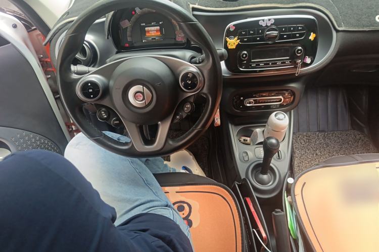 Used smart forfour 2016 1.0L 52 kW Passion Edition Steering Wheel