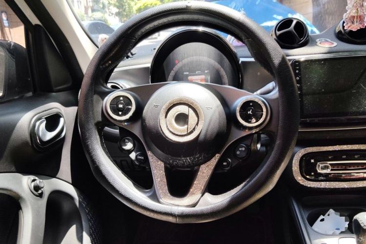 Used smart forfour 2016 1.0L 52 kW Passion Edition Steering Wheel