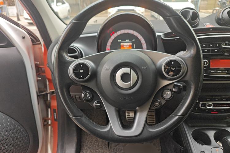 Used smart forfour 2016 1.0L 52 kW Passion Edition Steering Wheel