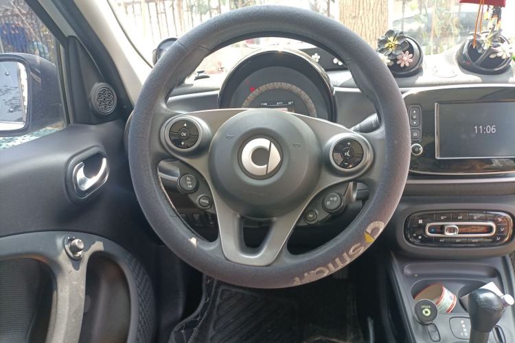 Used smart forfour 2016 0.9T 66 kW Pioneer Edition Steering Wheel