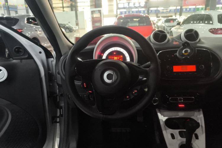 Used smart forfour 2016 1.0L 52 kW Dynamic Edition Steering Wheel