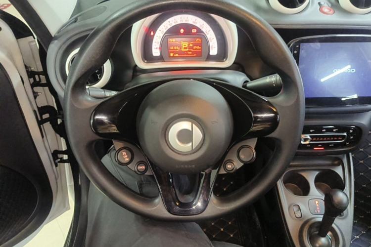 Used smart forfour 2016 1.0L 52 kW Dynamic Edition Steering Wheel