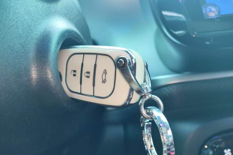 Used smart forfour 2016 1.0L 52 kW Passion Edition Vehicle Key