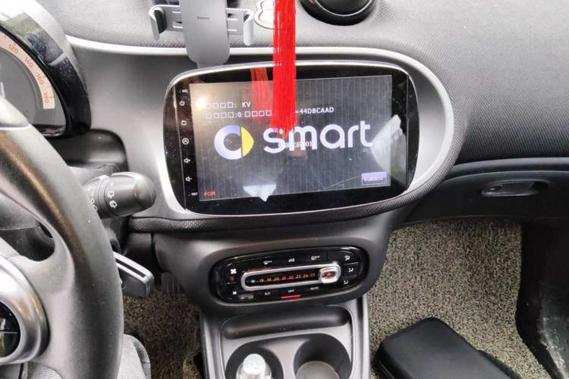 Used smart forfour 2016 1.0L 52 kW Passion Edition Audio And AC Panel