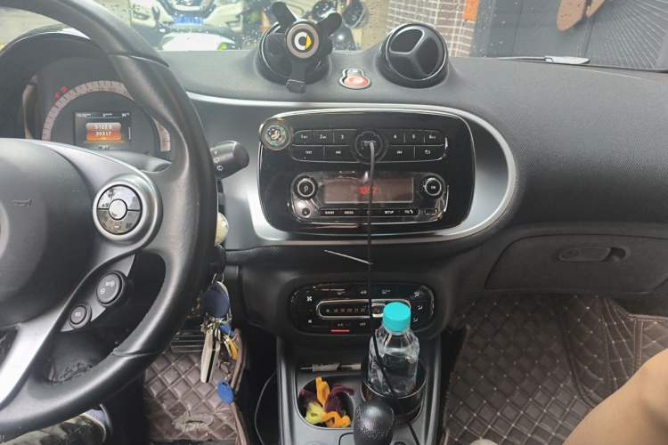 Used smart forfour 2016 1.0L 52 kW Passion Edition Audio And AC Panel