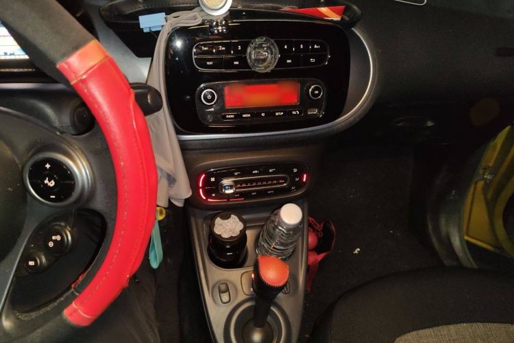 Used smart forfour 2016 1.0L 52 kW Passion Edition Audio And AC Panel