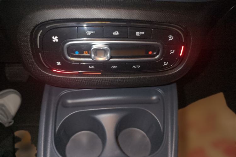 Used smart forfour 2016 1.0L 52 kW Dynamic Edition Audio And AC Panel