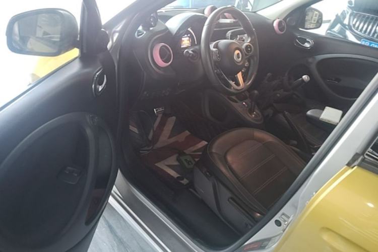 Used smart forfour 2016 0.9T 66 kW Pioneer Edition Driver Seat