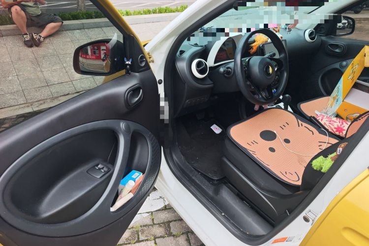 Used smart forfour 2016 1.0L 52 kW Dynamic Edition Driver Seat