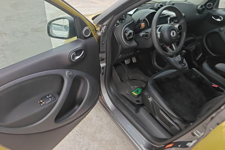 Used smart forfour 2016 0.9T 66 kW Pioneer Edition Driver Seat