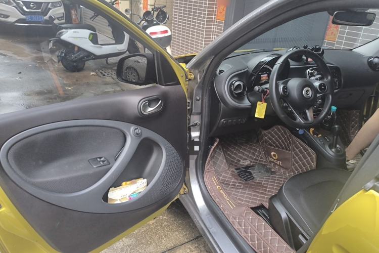 Used smart forfour 2016 1.0L 52 kW Passion Edition Driver Seat