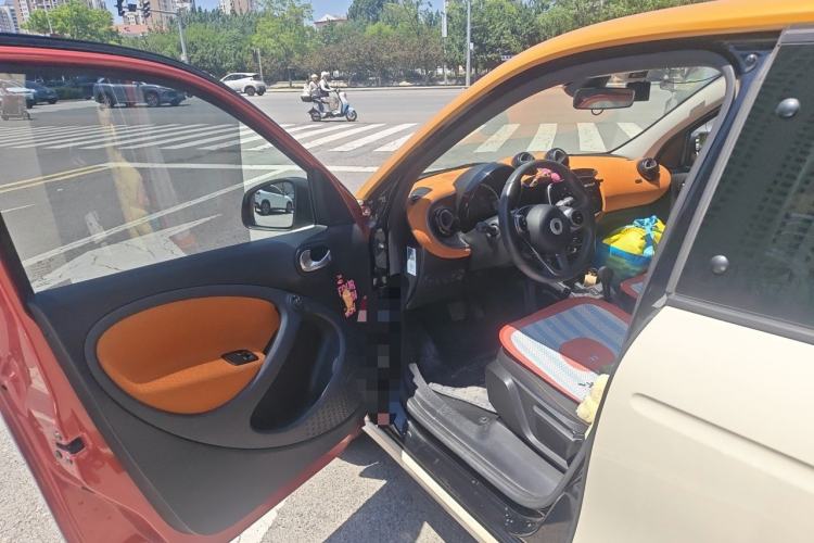 Used smart forfour 2016 1.0L 52 kW Passion Edition Driver Seat