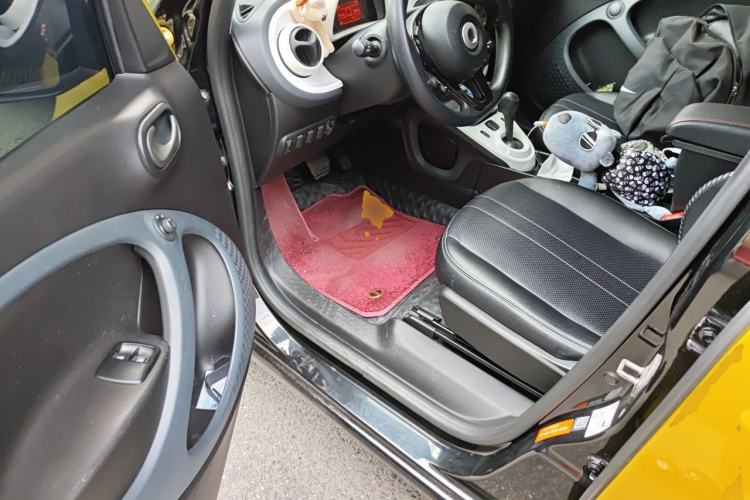Used smart forfour 2016 1.0L 52 kW Dynamic Edition Driver Seat