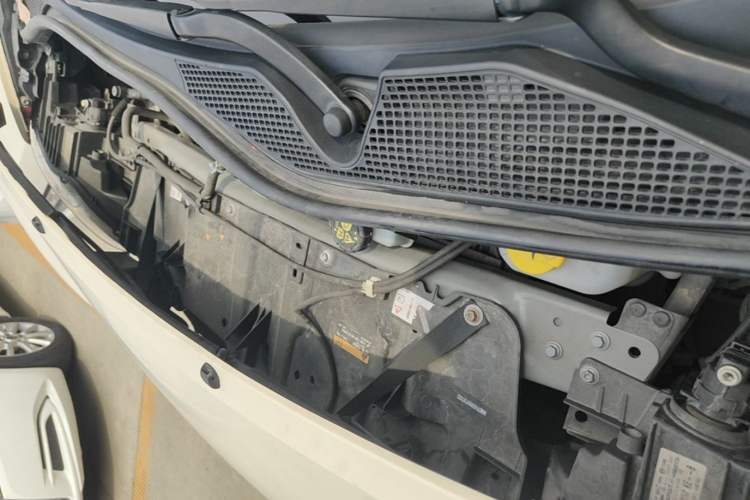 Used smart forfour 2016 1.0L 52 kW Dynamic Edition Engine Bay