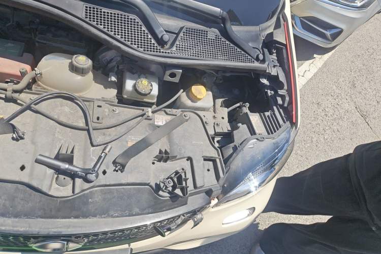 Used smart forfour 2016 1.0L 52 kW Passion Edition Engine Bay Left
