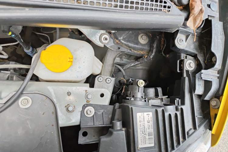Used smart forfour 2016 1.0L 52 kW Dynamic Edition Engine Bay Left