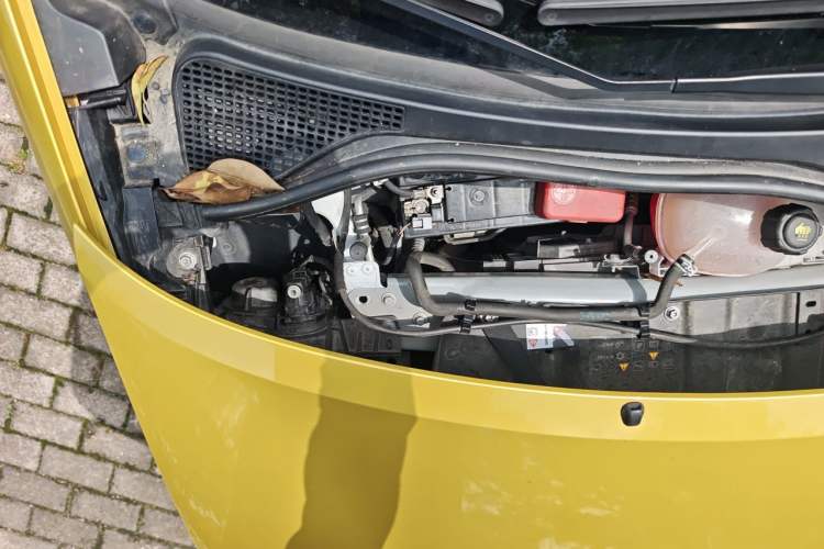 Used smart forfour 2016 1.0L 52 kW Dynamic Edition Engine Bay Right