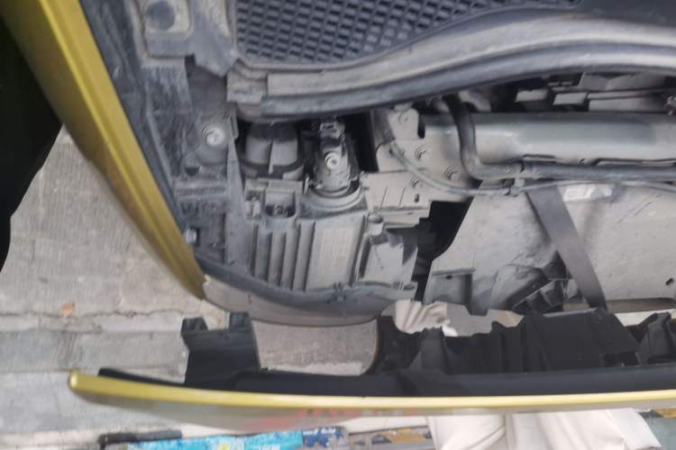 Used smart forfour 2016 1.0L 52 kW Passion Edition Engine Bay Right