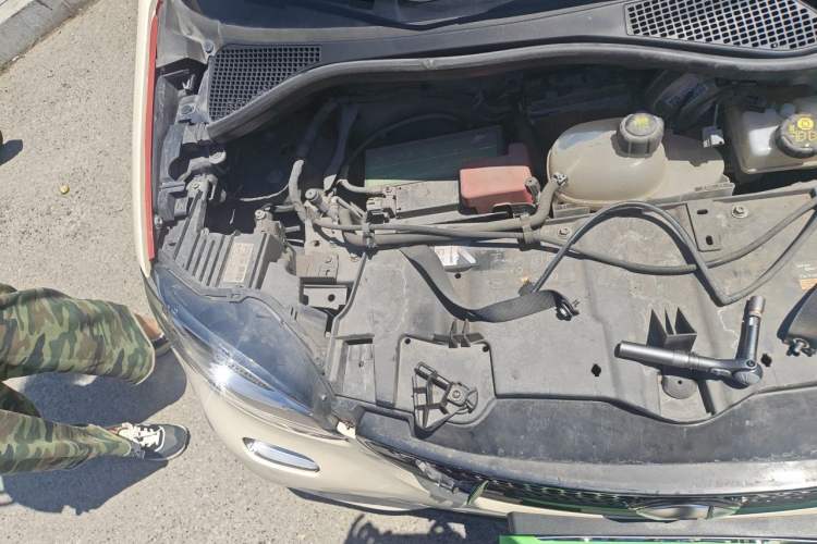 Used smart forfour 2016 1.0L 52 kW Passion Edition Engine Bay Right