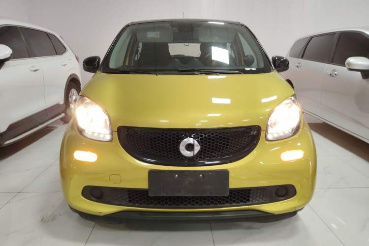 Used smart forfour 2016 0.9T 66 kW Pioneer Edition Exterior 1