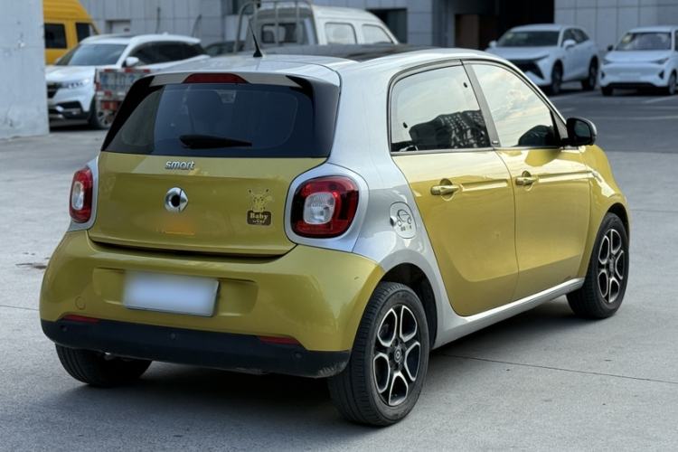 Used smart forfour 2016 0.9T 66 kW Pioneer Edition Exterior 2