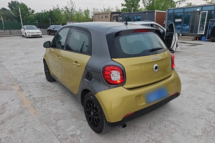 Used smart forfour 2016 0.9T 66 kW Pioneer Edition Exterior 2