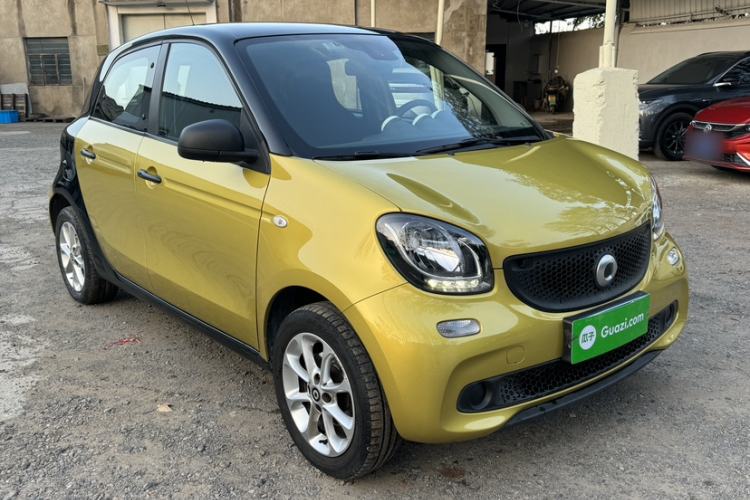 Used smart forfour 2016 1.0L 52 kW Dynamic Edition Exterior 2