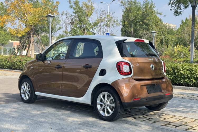 Used smart forfour 2016 1.0L 52 kW Dynamic Edition Exterior 2