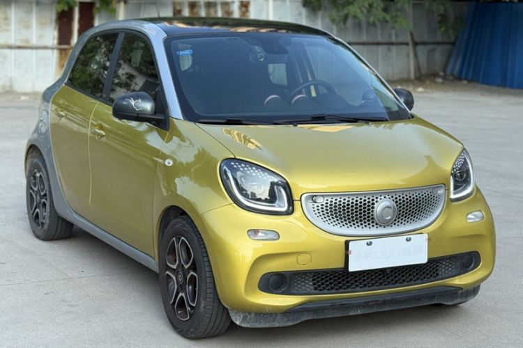 Used smart forfour 2016 0.9T 66 kW Pioneer Edition Exterior 3