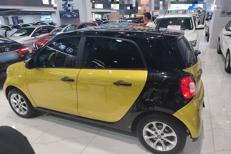 Used smart forfour 2016 1.0L 52 kW Dynamic Edition Exterior 3