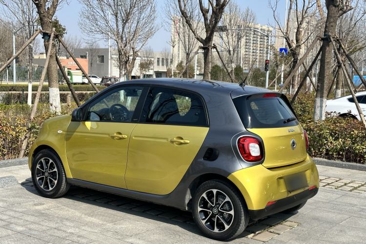Used smart forfour 2016 1.0L 52 kW Passion Edition Exterior 3