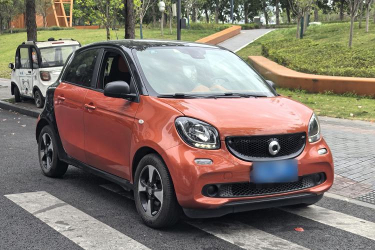 Used smart forfour 2016 1.0L 52 kW Passion Edition Exterior 3