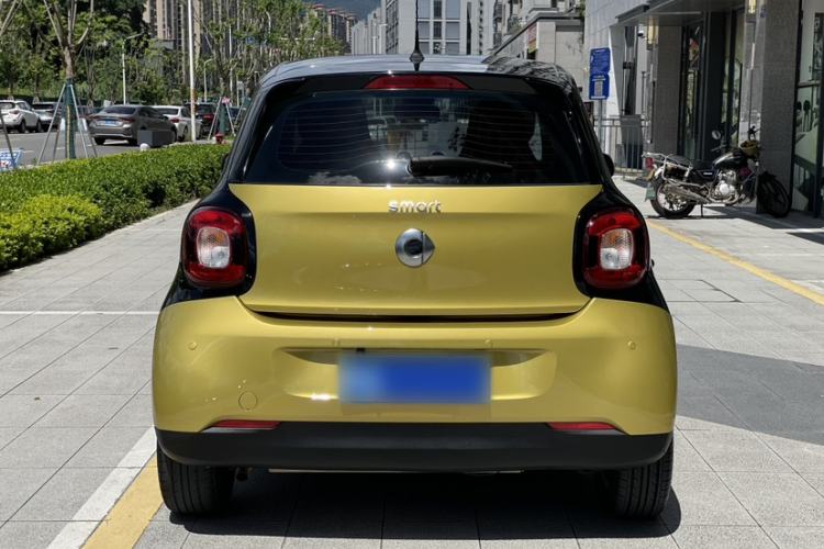 Used smart forfour 2016 1.0L 52 kW Dynamic Edition Exterior 3