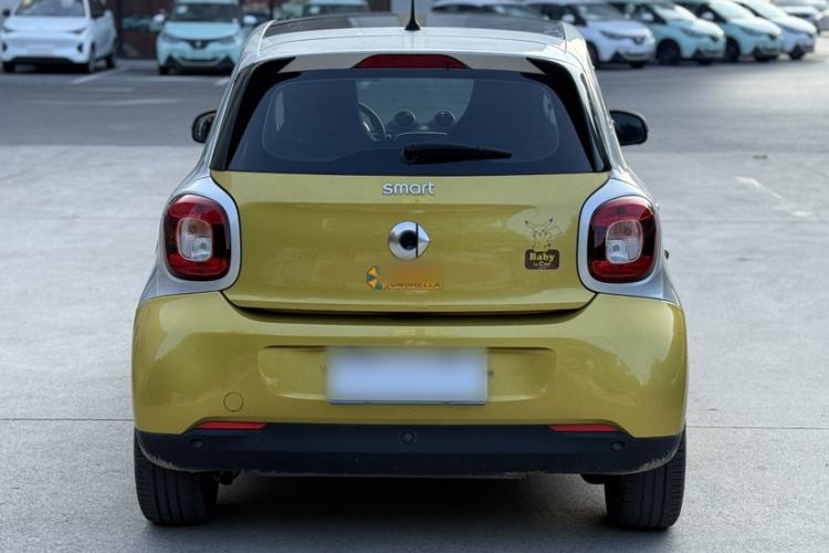 Used smart forfour 2016 0.9T 66 kW Pioneer Edition Exterior 4