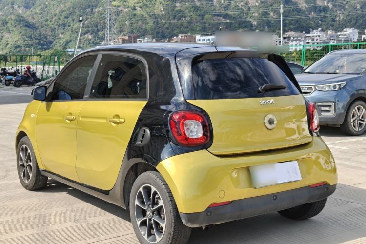 Used smart forfour 2016 1.0L 52 kW Passion Edition Exterior 4