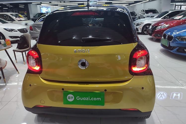 Used smart forfour 2016 1.0L 52 kW Dynamic Edition Exterior 4