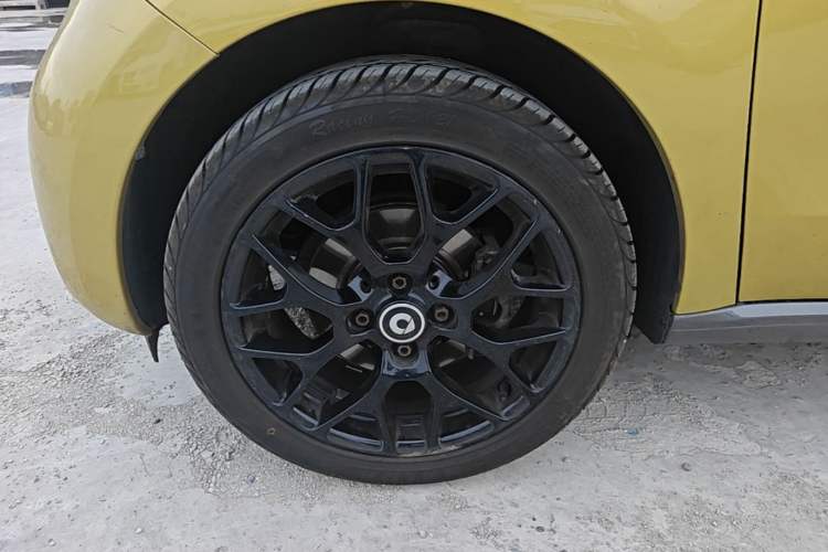 Used smart forfour 2016 0.9T 66 kW Pioneer Edition Exterior 4