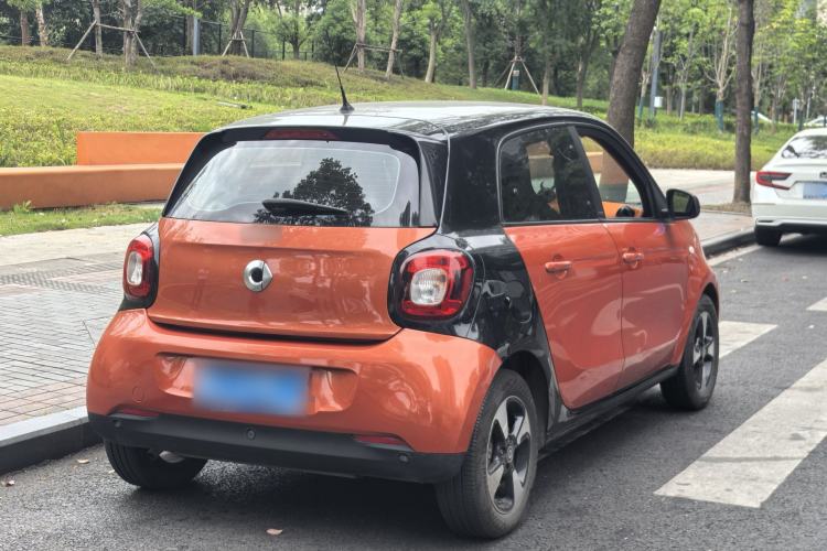 Used smart forfour 2016 1.0L 52 kW Passion Edition Exterior 4