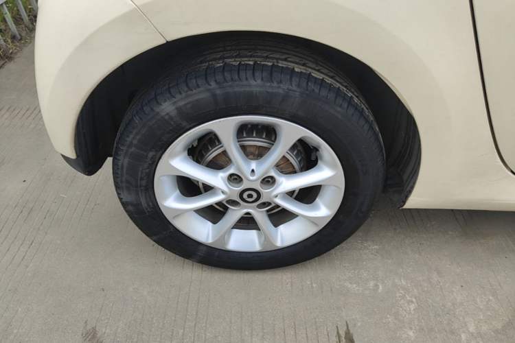 Used smart forfour 2016 1.0L 52 kW Dynamic Edition Exterior 5