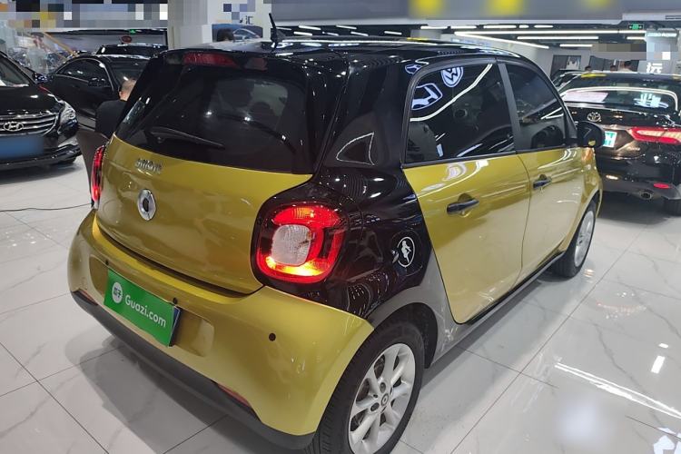 Used smart forfour 2016 1.0L 52 kW Dynamic Edition Exterior 5