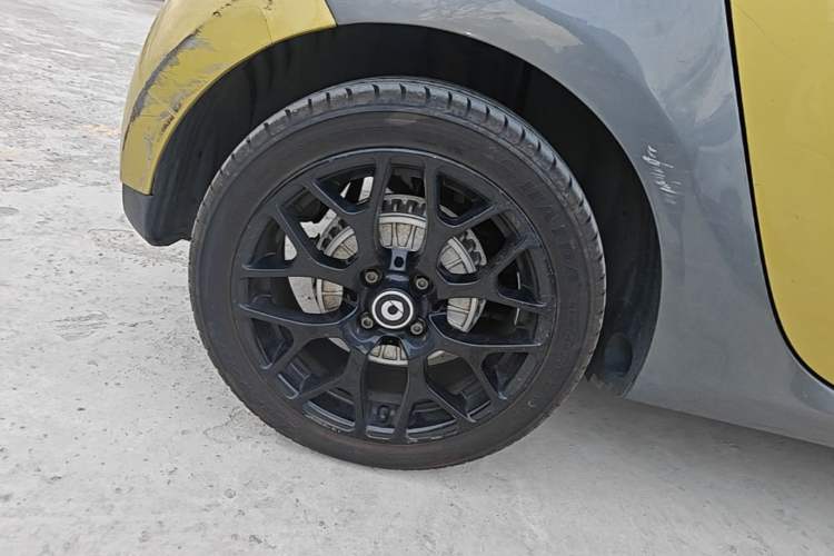 Used smart forfour 2016 0.9T 66 kW Pioneer Edition Exterior 5