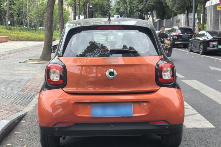Used smart forfour 2016 1.0L 52 kW Passion Edition Exterior 5