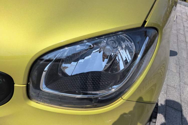 Used smart forfour 2016 1.0L 52 kW Passion Edition Exterior 6