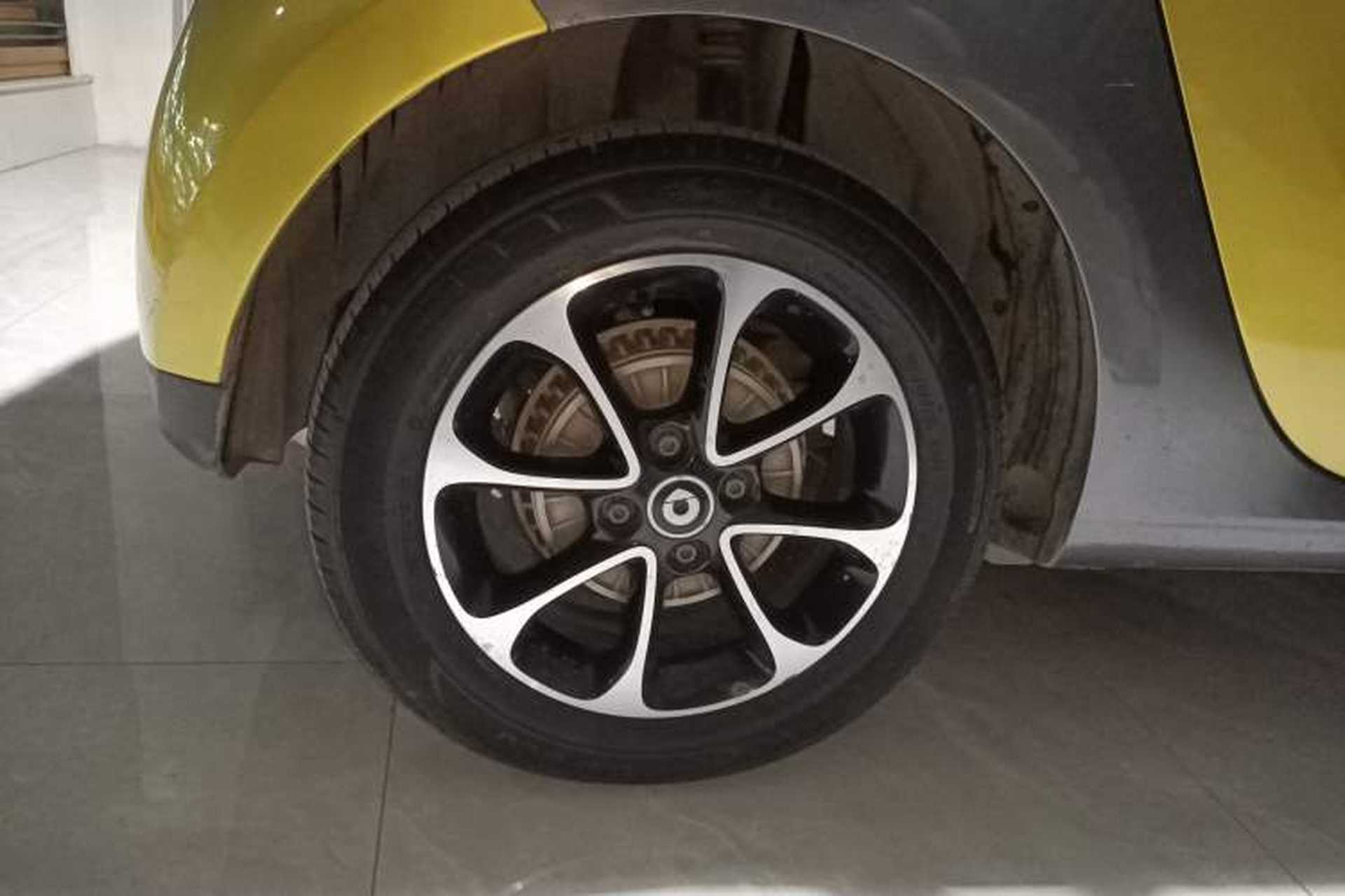 Used smart forfour 2016 1.0L 52 kW Passion Edition Exterior 8