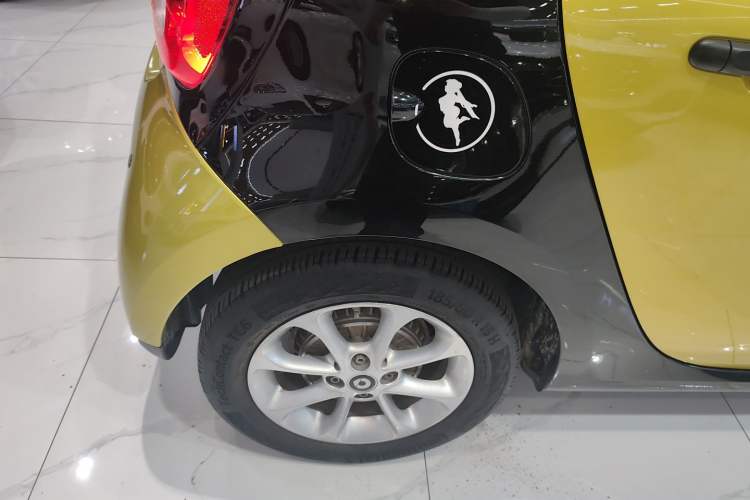 Used smart forfour 2016 1.0L 52 kW Dynamic Edition Exterior 8